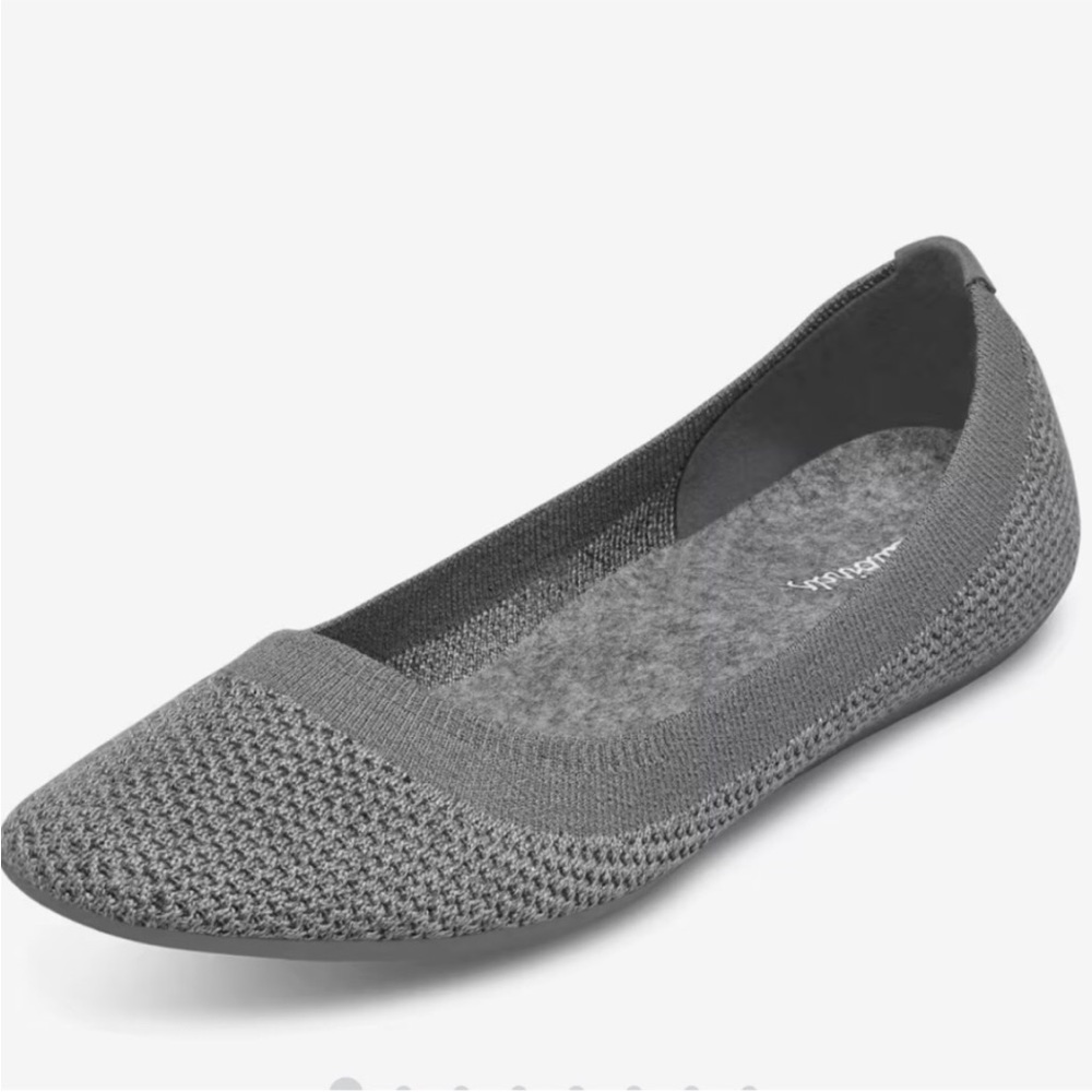 Grey Allbirds flats